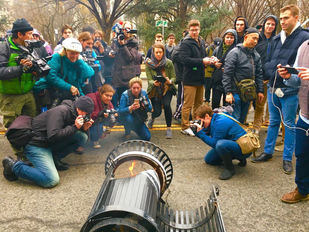 UA5J4XF.jpg
